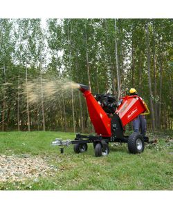MechMaxx GASOLINE ENGINE POWERED WOOD CHIPPER MODEL: B150 DIMENSION: 43"x30"x49" N.W./G.W.: 573/639lb 6 inch DUCAR E-Start 420cc 15hp Gas Powered 4 -