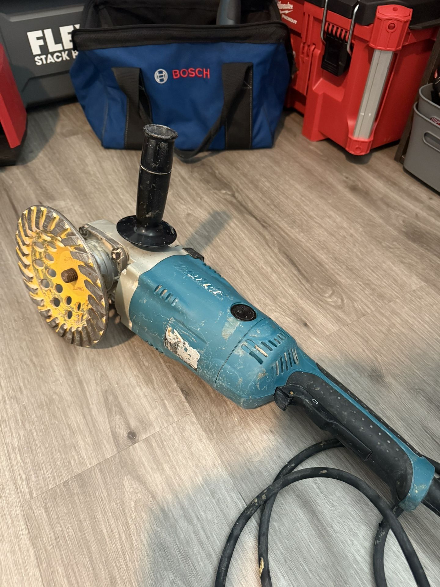 Makita 7” Grinder