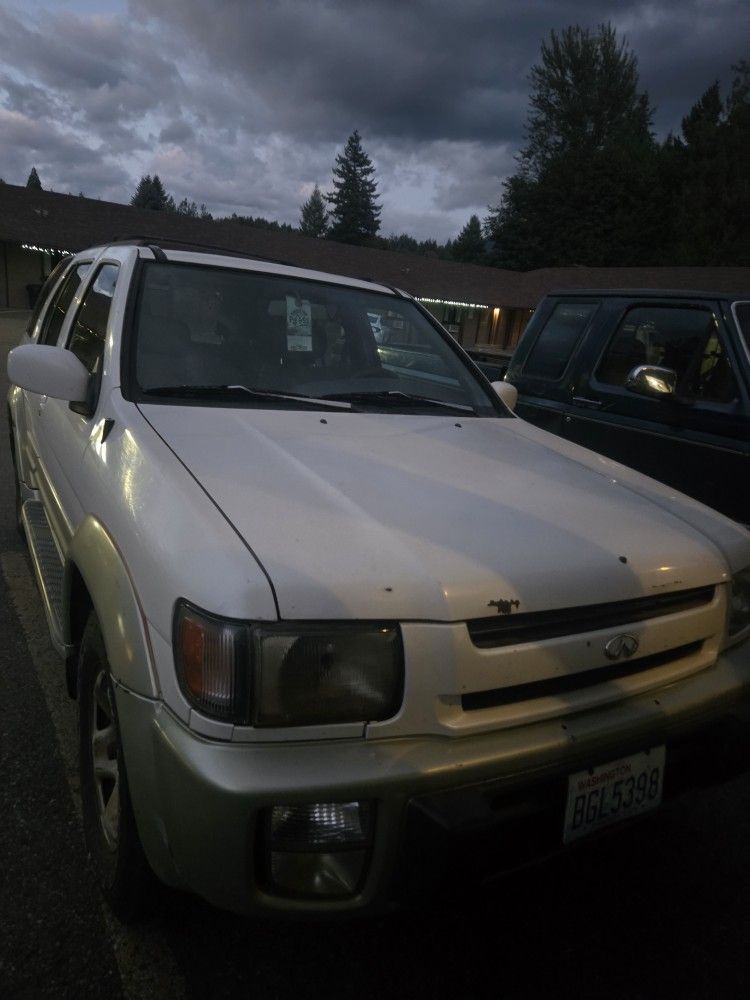 1998 Infiniti QX4