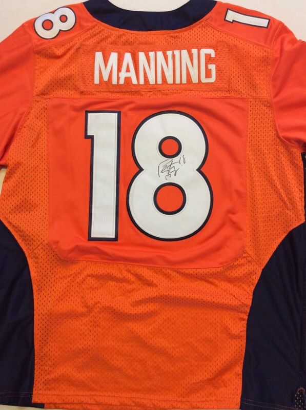 Peyton Manning SIGNED Broncos Jersey w/COA
