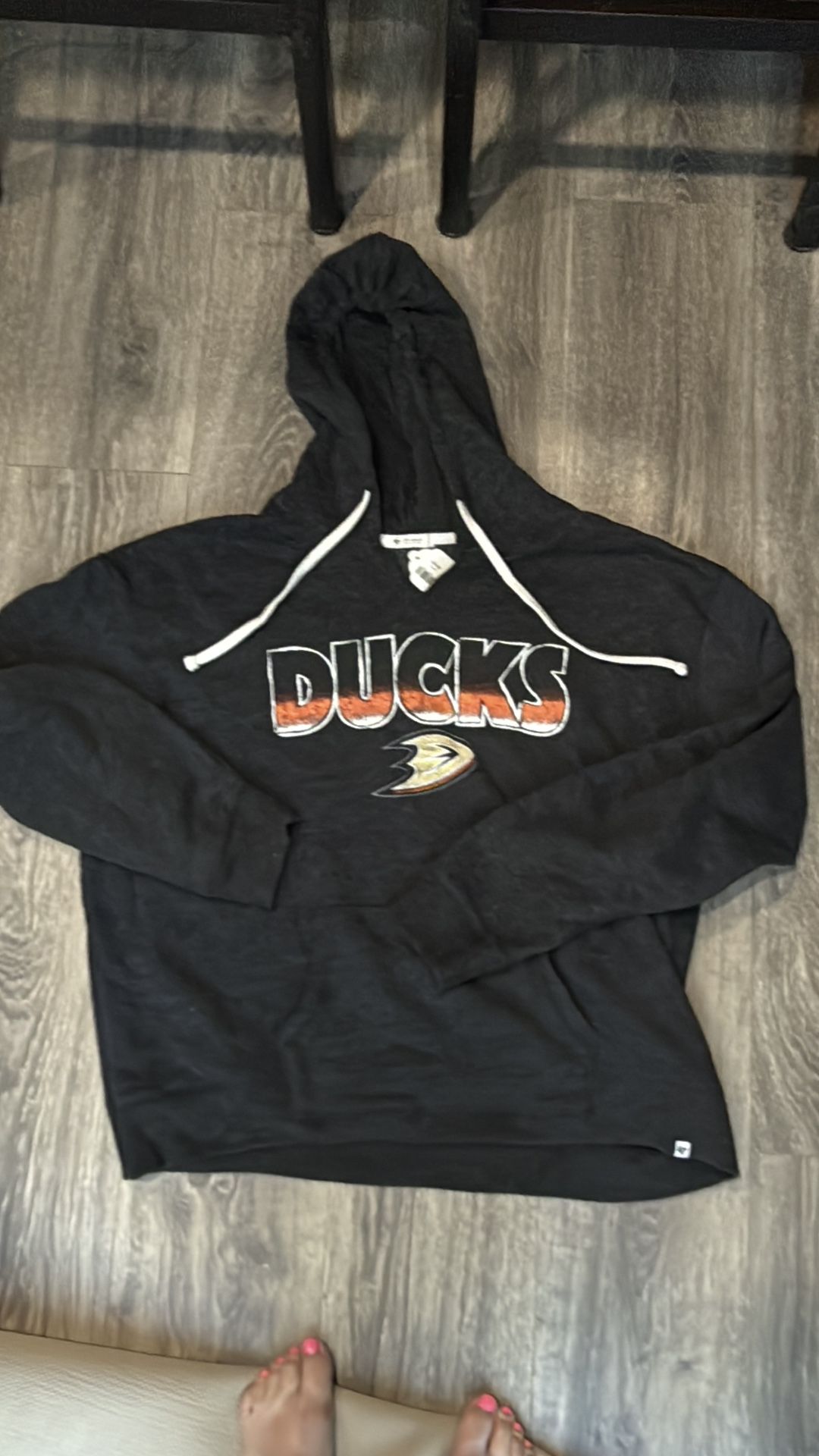 NWT unisex ANAHEIM DUCKS SWEATSHIRT XXL FITS LIKE XL
