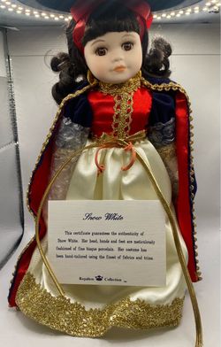 A 1998 Royalton Collection Storybook Series Snow White 10-inch Porcelain Doll