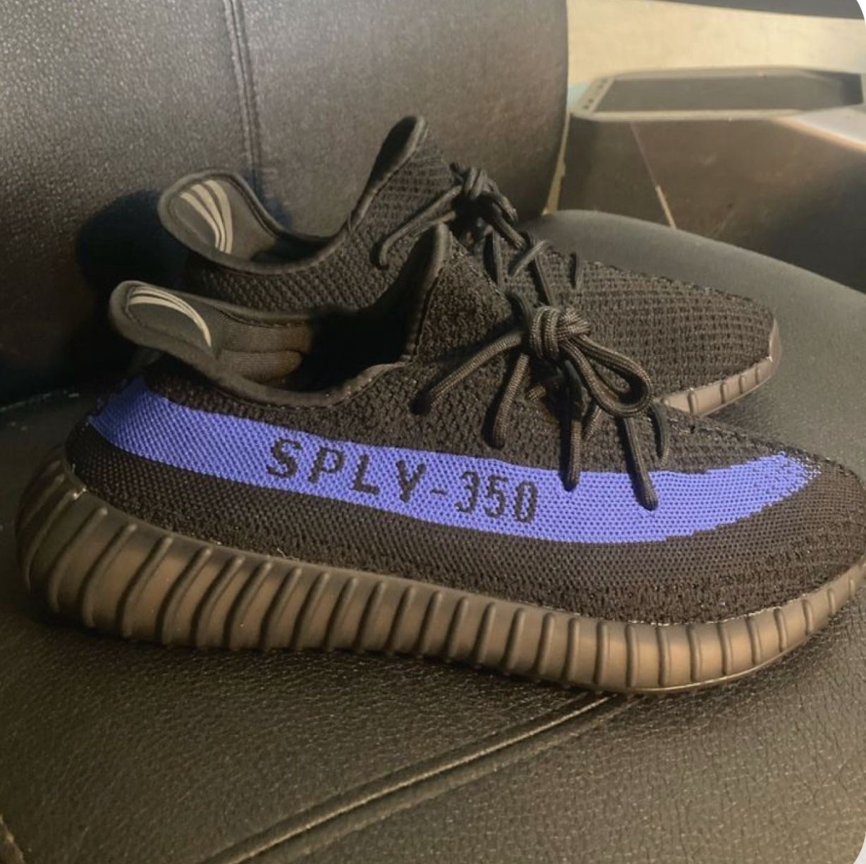 Yeezy 350 V2