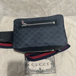 Gucci Sling bag 