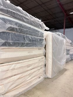 Memorials SALE ‼️King mattress good brands starting from $289 and UP‼️