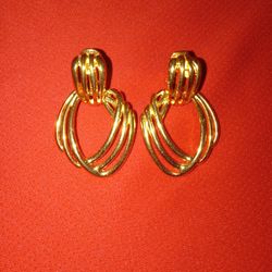 Real Nice Woman's/ Lady's MONET Golden Tone Earrings