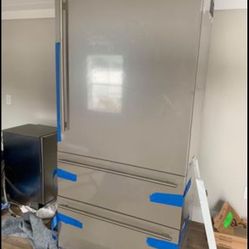 Sub-zero It36ciidrh 36” Fully Integrated Bottoms Freezer