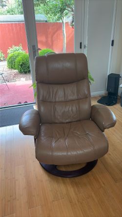 Leather couch 23 inch wide x 28 inch by