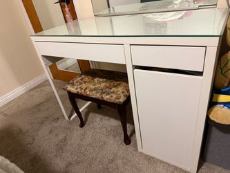 White Vanity Desk no mirror, no glass