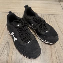 Tennis Shoes Size 5.5