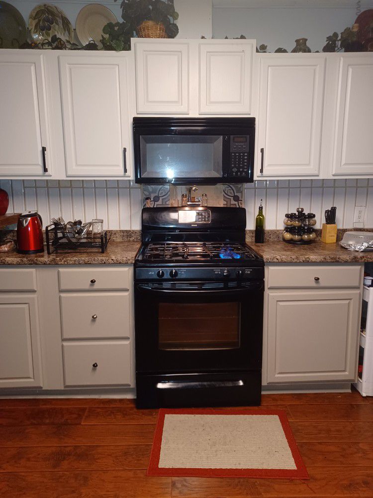 Gas Stove and Microwave