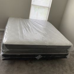 King Size Mattress 10 Inches Thick Excellent Comfort Also Available: Twin, Full And Queen New From Factory Delivery Available