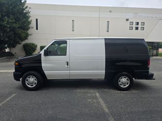 2010 ford E-350 econline cargo van 6.8 v10 190k milles just smog cold ac clean title one owner reg current located in pomona 9o9236I97o runs good no p