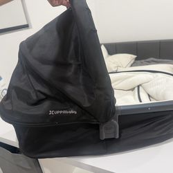 Uppa vista bassinet attachment