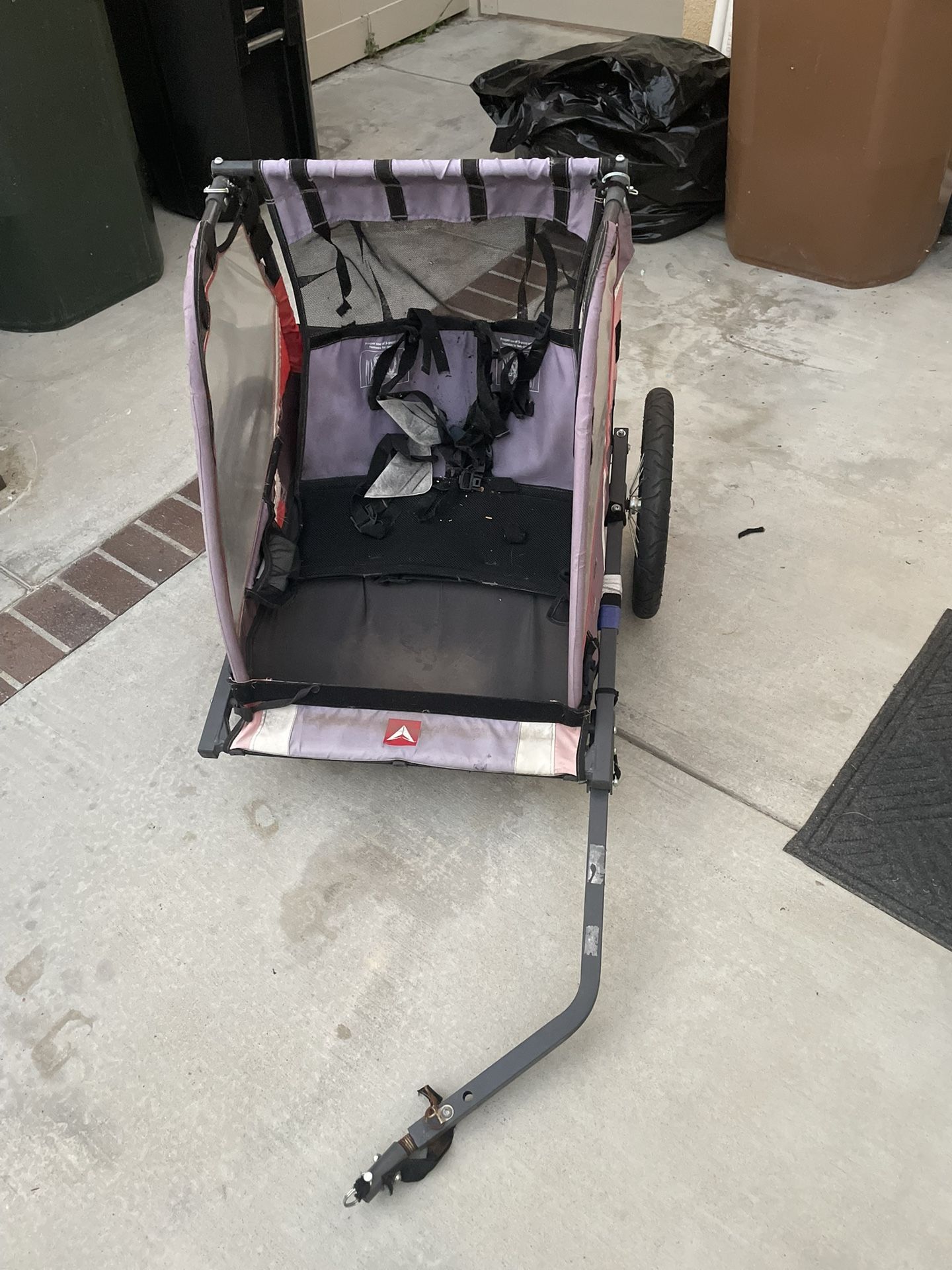 Double seat bike trailer