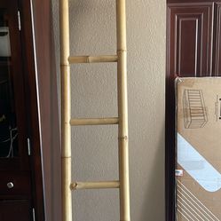 Bamboo Blanket Ladder