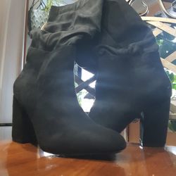 Coconut boots Size 10