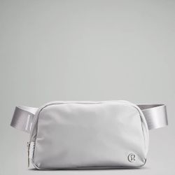 Lululemon Everywhere Belt Bag 1L Silver Drop/White Brand New