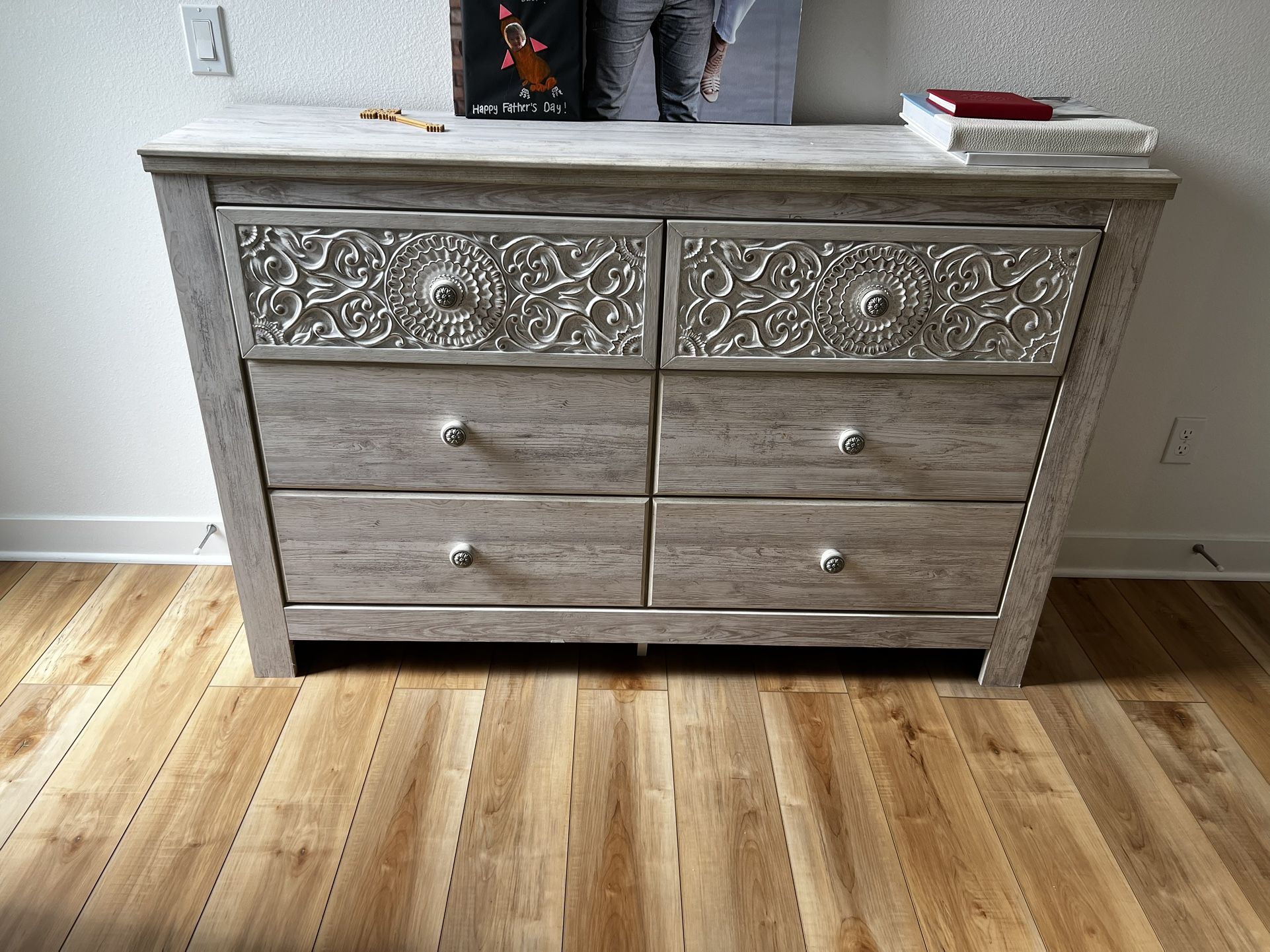 Ashley Furniture King Bed Dresser Bedroom set