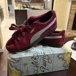 PUMA Suede 2 One Piece Jr, Team Regal  Red- Puma Silver. Size 4.5 US