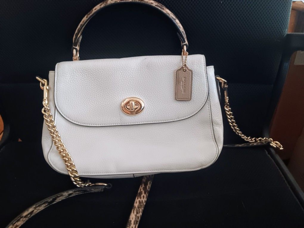 New Coach Leather Gold Chained Handbag Purse