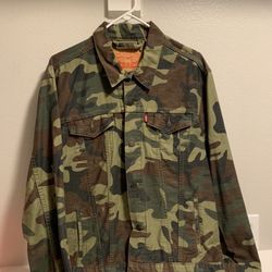 Levis jacket size L New