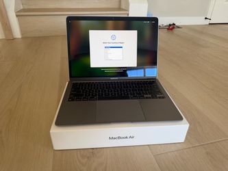 M1 MacBook Air - 8GB of RAM and 256GB SSD