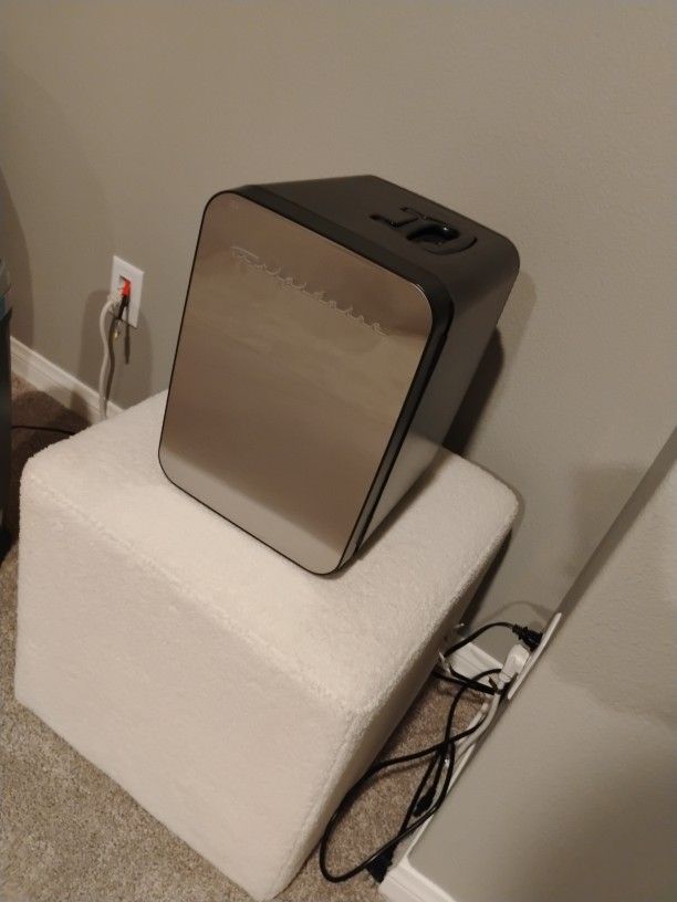 Frigidaire Mini Fridge