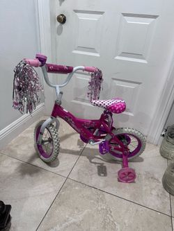 Adorable Minnie Mouse Bike – Excellent Condition! 🚲💕