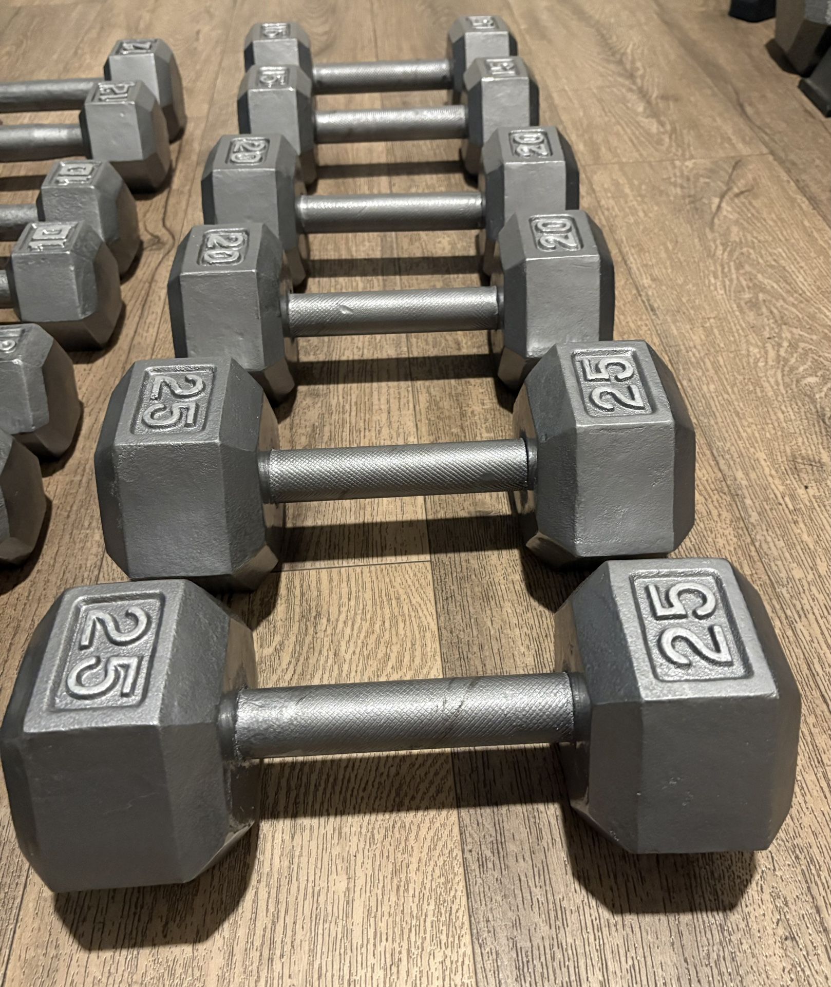 Beautiful Set Of Hex Cast Iron Dumbbells In NEW CONDITION Total: 150 lbs