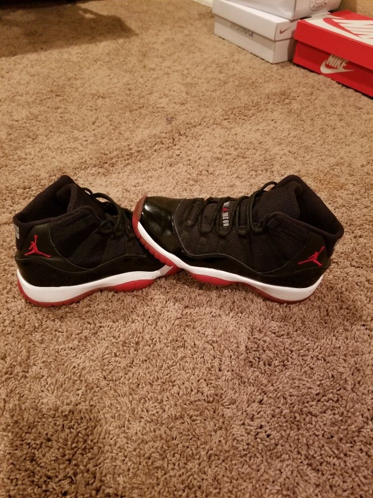 Jordan 11s size 5.5Y good condition