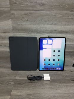 Apple iPad pro 13" M5 1tb black wifi + 5g Att unlocked with magic keyboard