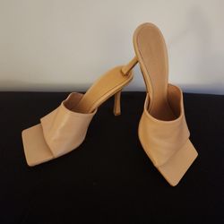 Like New . BOTTEGA VENETA .