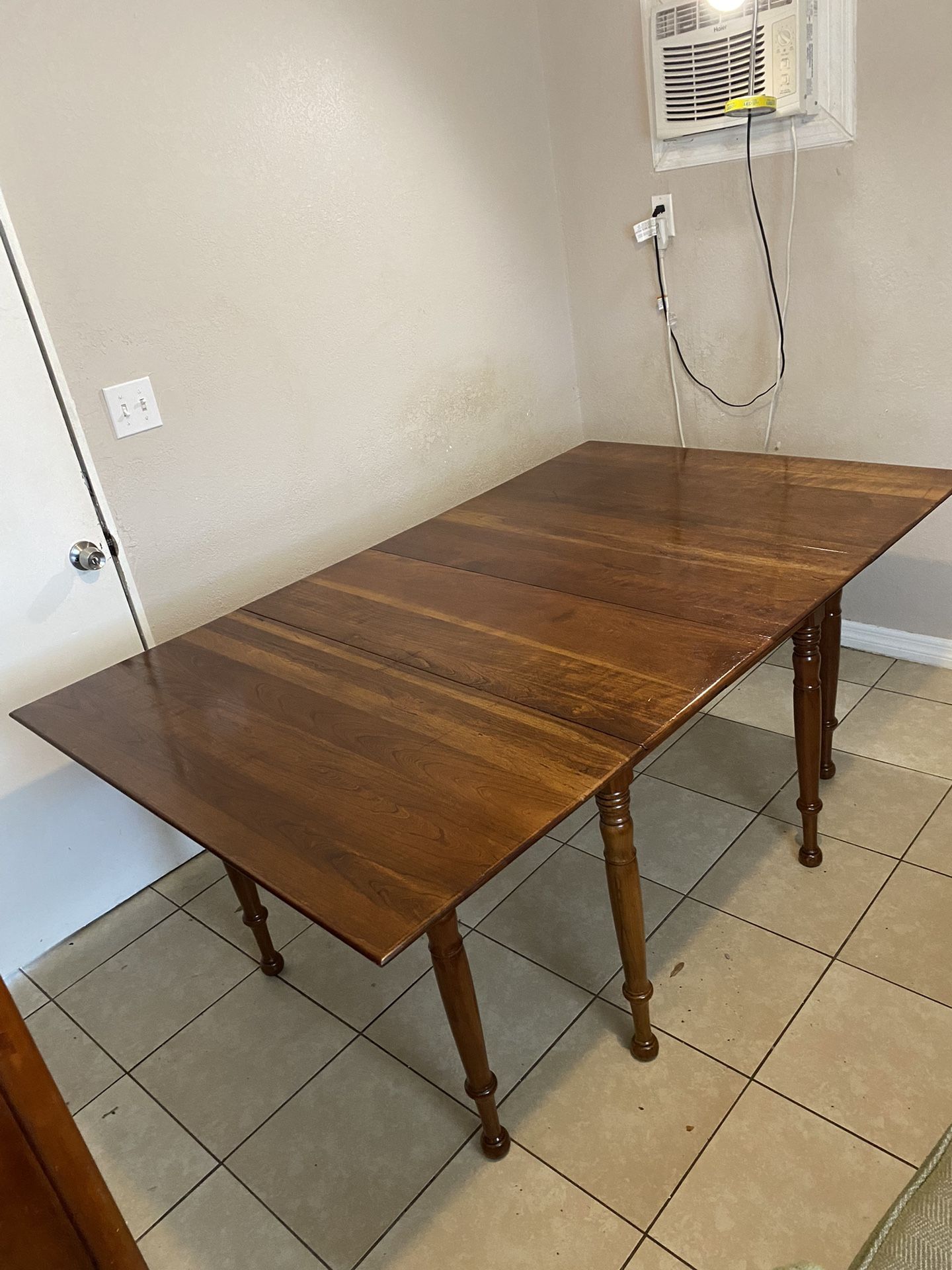 Drop-leaf Table