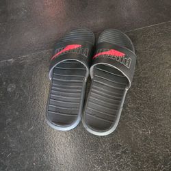 Pumas Slippers 