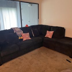 Couch / Dark Gray Sectional 
