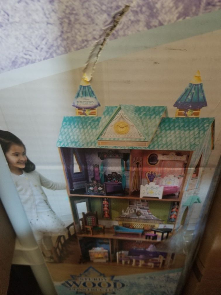KidKraft Disney® Frozen Arendelle Palace Dollhouse