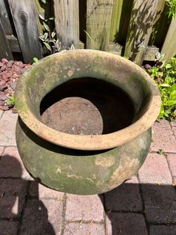 Large Outdoor Terracotta Pot / Planter with Drainage Hole + Medium Terracotta Planters