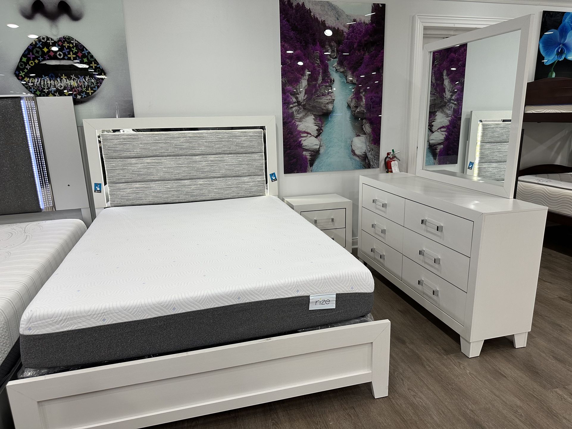 Beautiful 5pc Bedroom Set On Sale $699