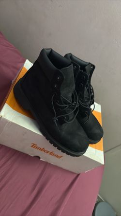 Black Timberlands  (size 7)