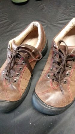Keen brown and black shoes. $4
