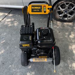 DEWALT 4400 PSI 4.0 GPM Cold Water Gas Pressure Washer