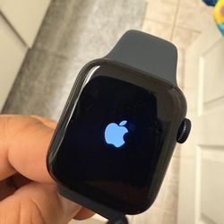 Brand new Apple Watch SE 3