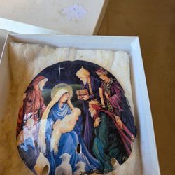 Nativity Scene Handpainted On Sand Dollar Large 4.75"x4.5" 2009 With Stand& Box