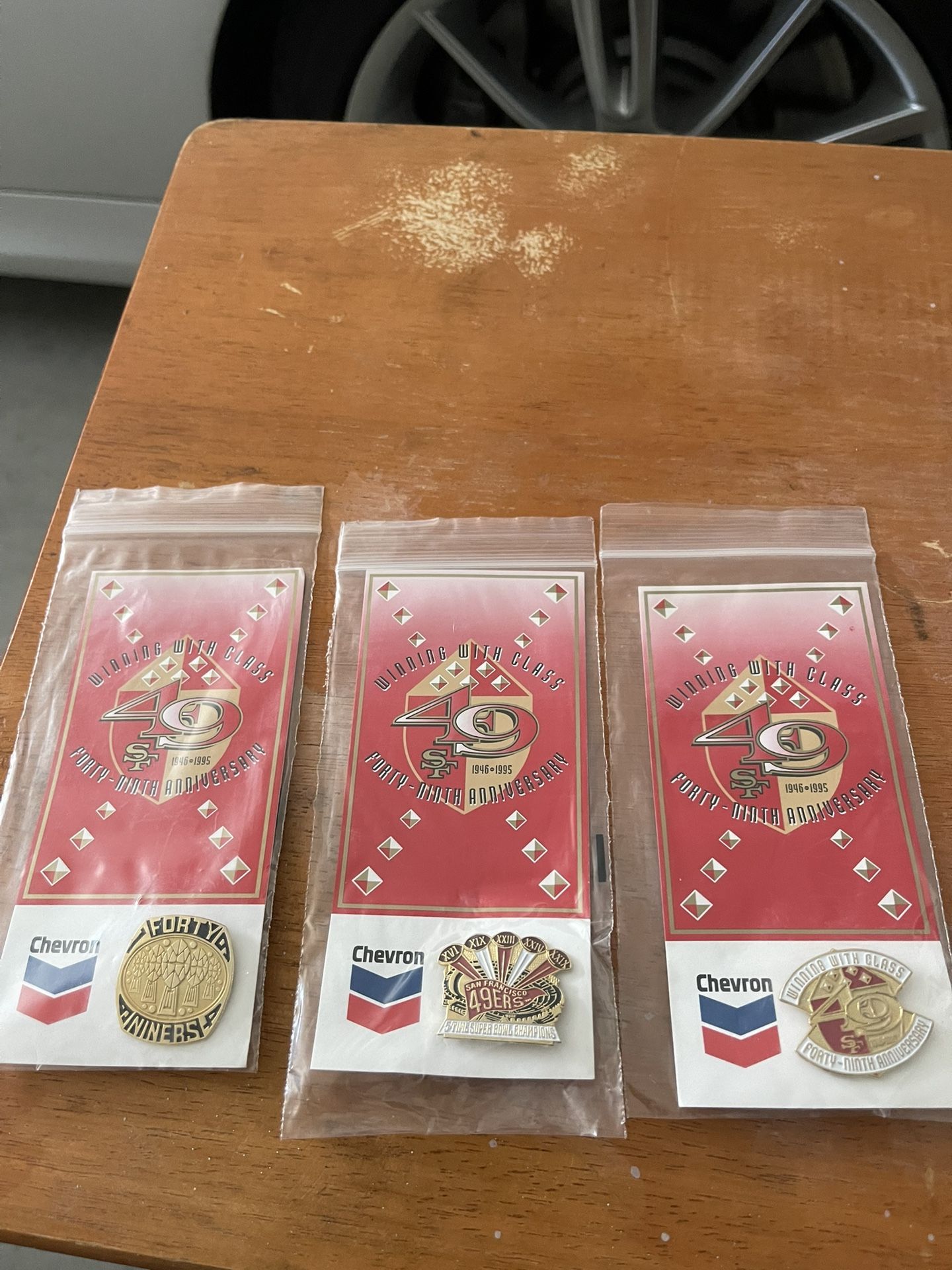 SET OF 3 PINS 1995