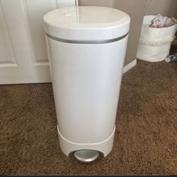 Munchkin Diaper Pail