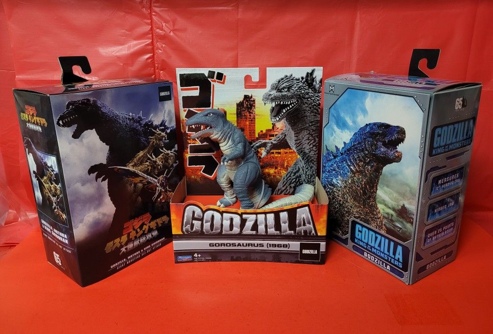NECA GODZILLA (GMK 2001 + KOTM 2019) + PLAYMATES GOROSAURUS Lot of 3 Figures