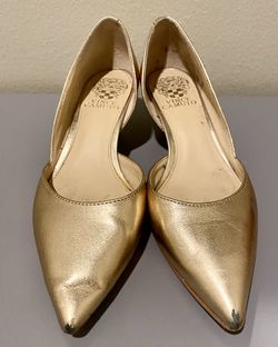 Vince Camuto gold kitten heels size 7