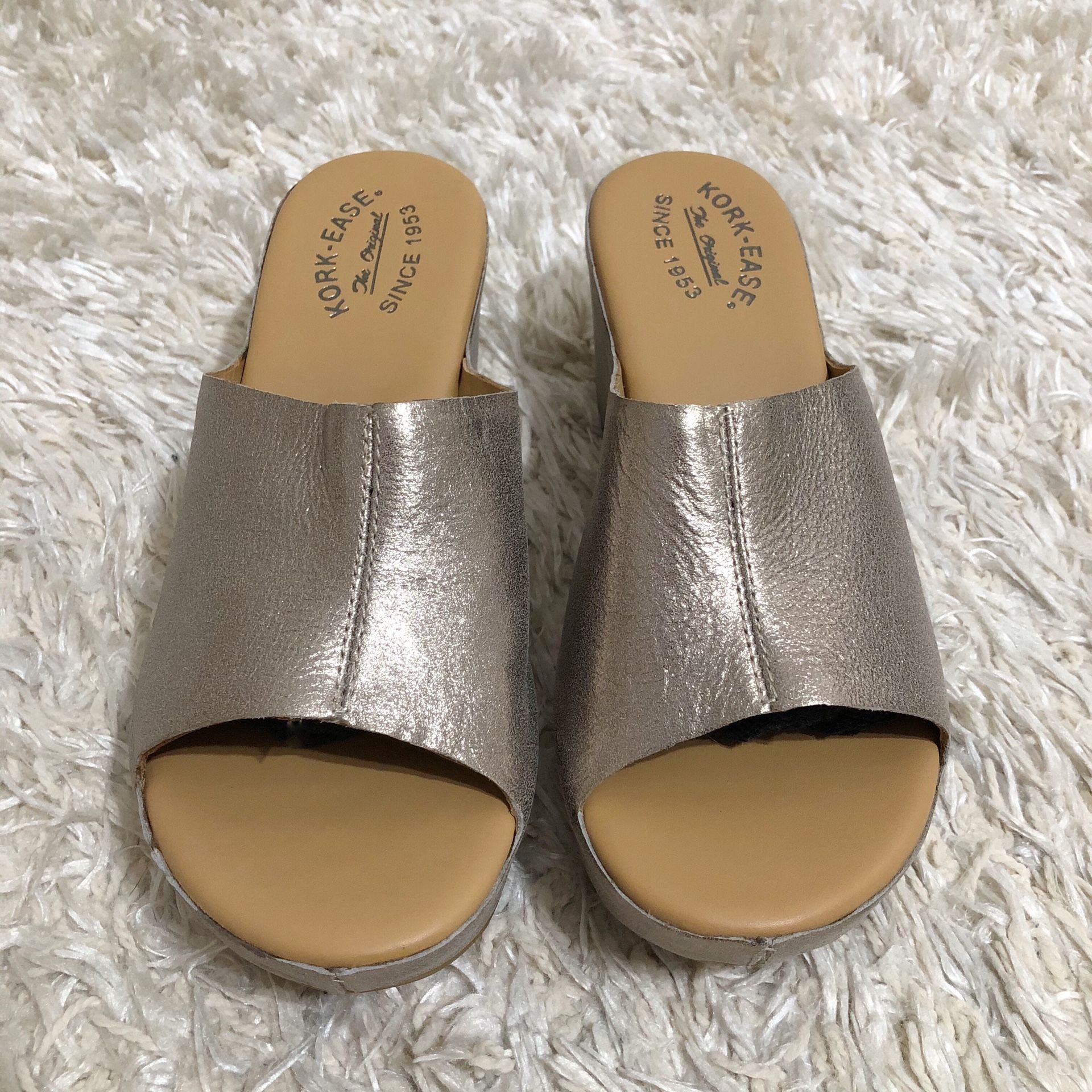 Kork-Ease Greer Gold Wedges size 8