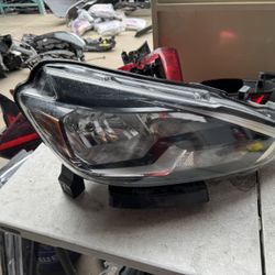 Nissan Sentra Right Headlight Oem